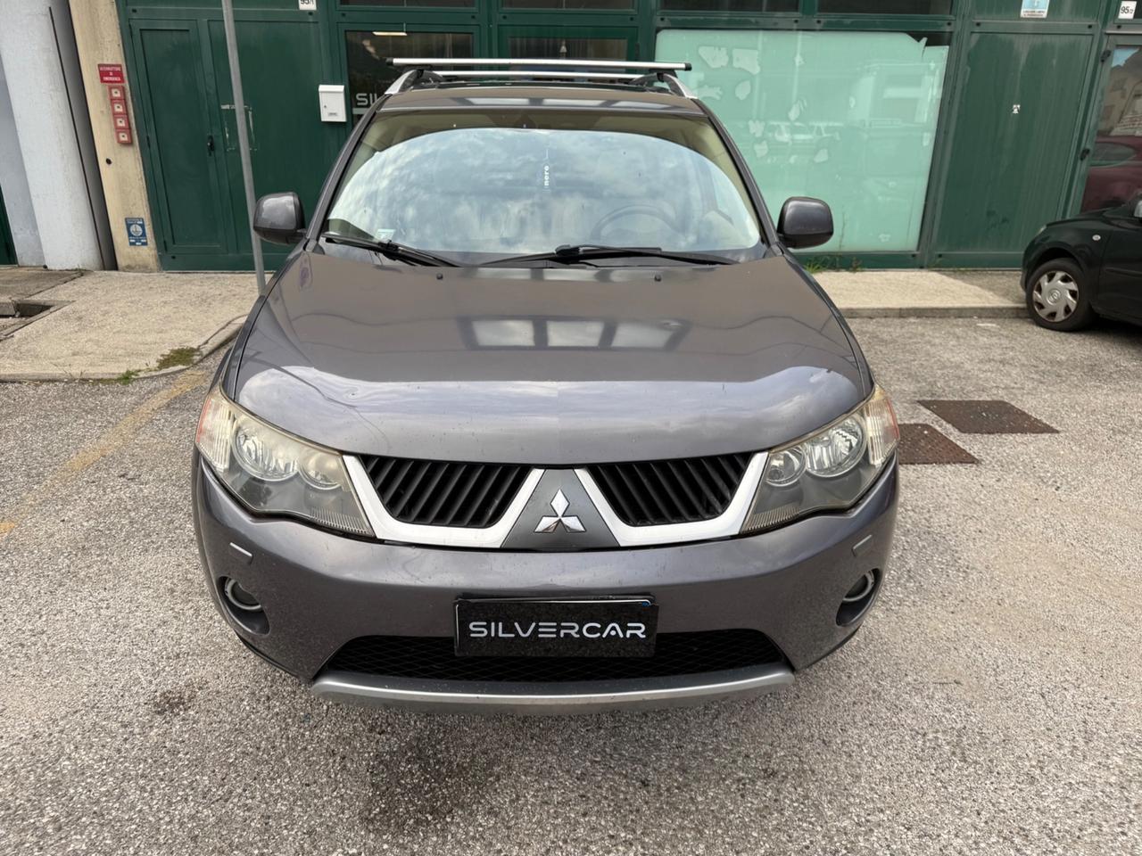 Mitsubishi Outlander 2.2 DI-D Instyle 7 p.ti DPF