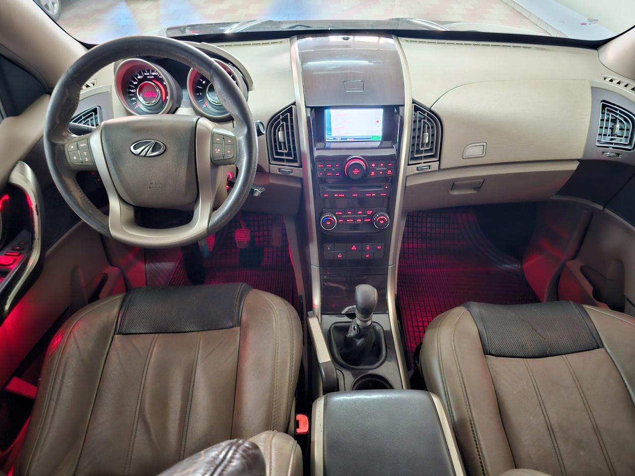 Mahindra XUV500 2.2 16V AWD W8 N1