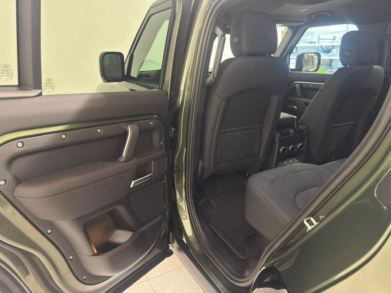 Land Rover Defender D200 AWD Auto 110 X-Dynamic SE