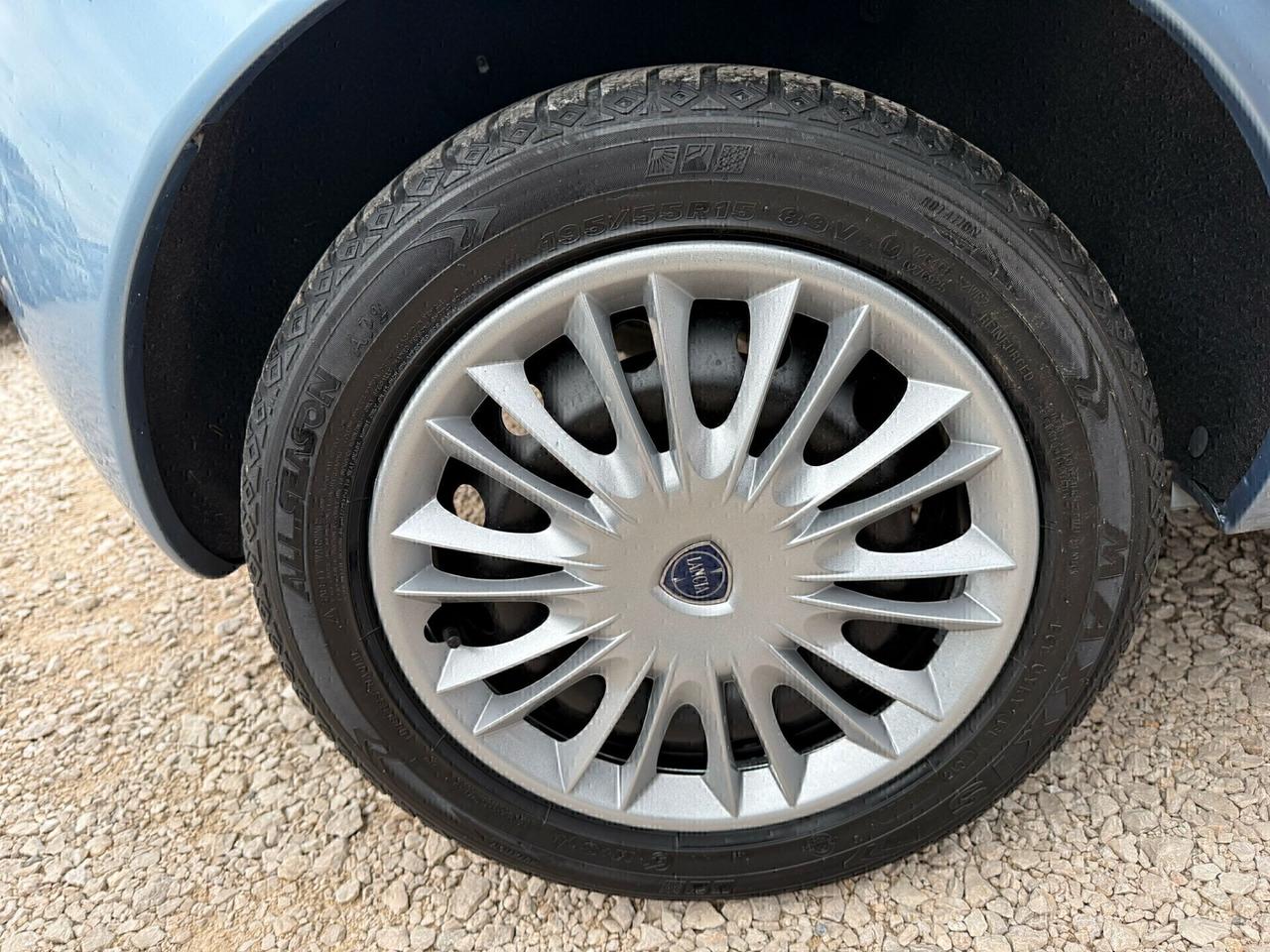 Lancia Ypsilon 1.2 Versus