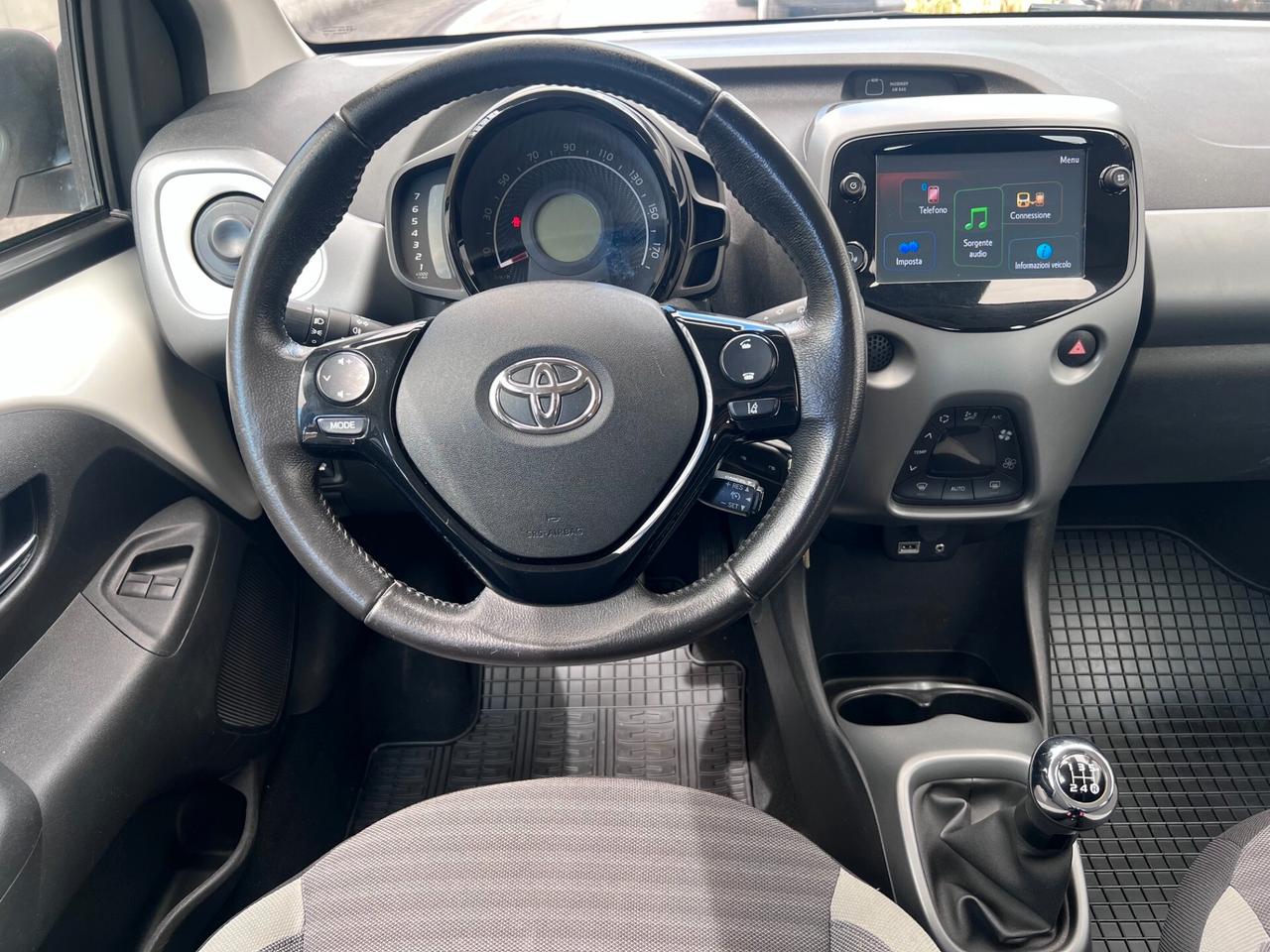 Toyota Aygo 5pt 1.0 72cv X-PLAY CLIMA/TELCAMERA/15; PERFETTA!!