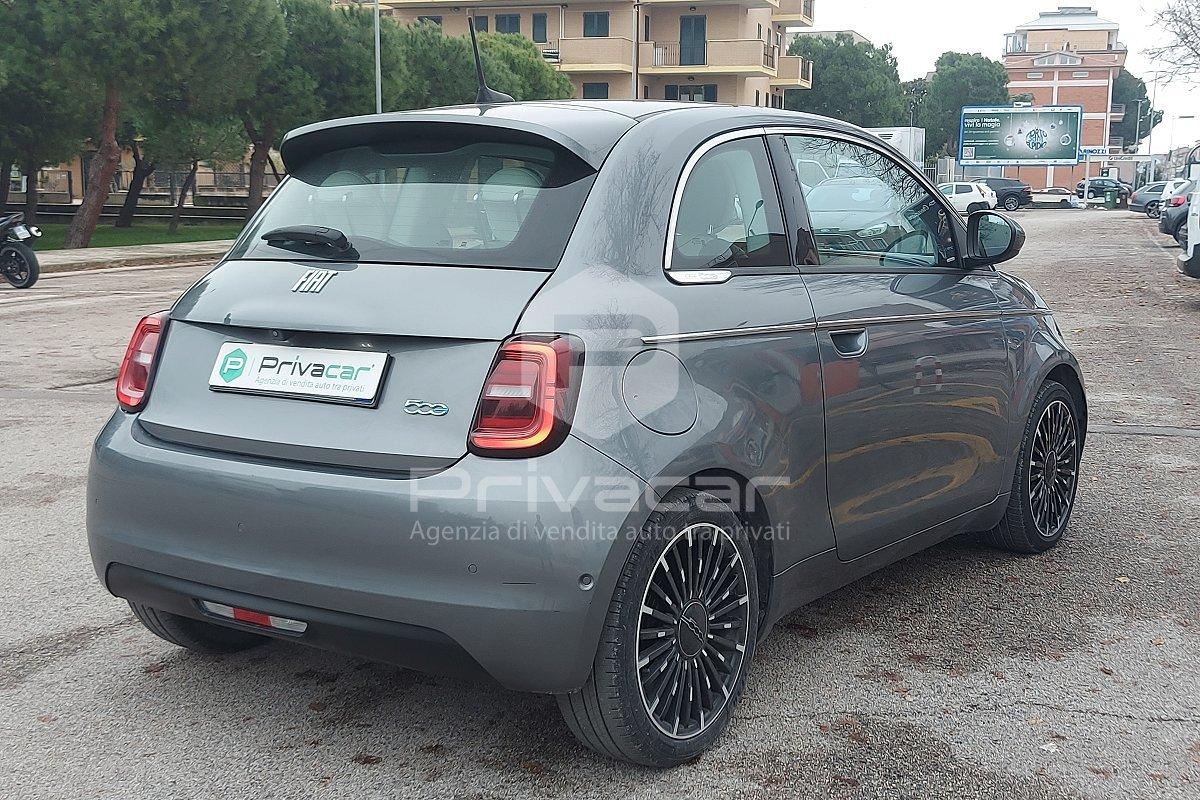FIAT 500e Berlina 42 kWh La Prima