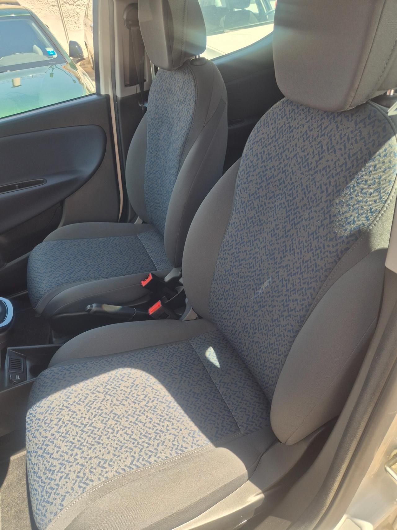 Lancia Ypsilon 1.0 FireFly solo 6000 km ANNO 2023