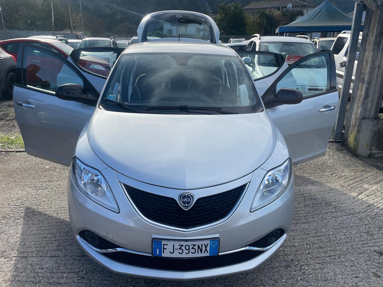Lancia Ypsilon 1.2 69 CV 5 porte Gold