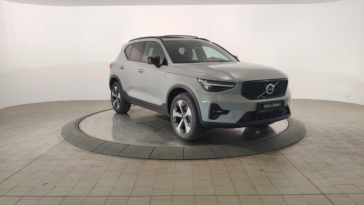 VOLVO Xc40 B3 Mild Hybrid Automatico Ultra Dark