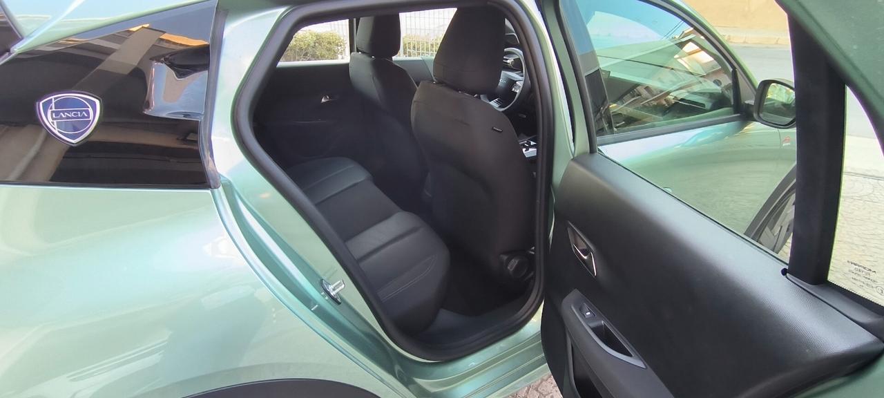 Lancia Ypsilon Hybrid e-DCT