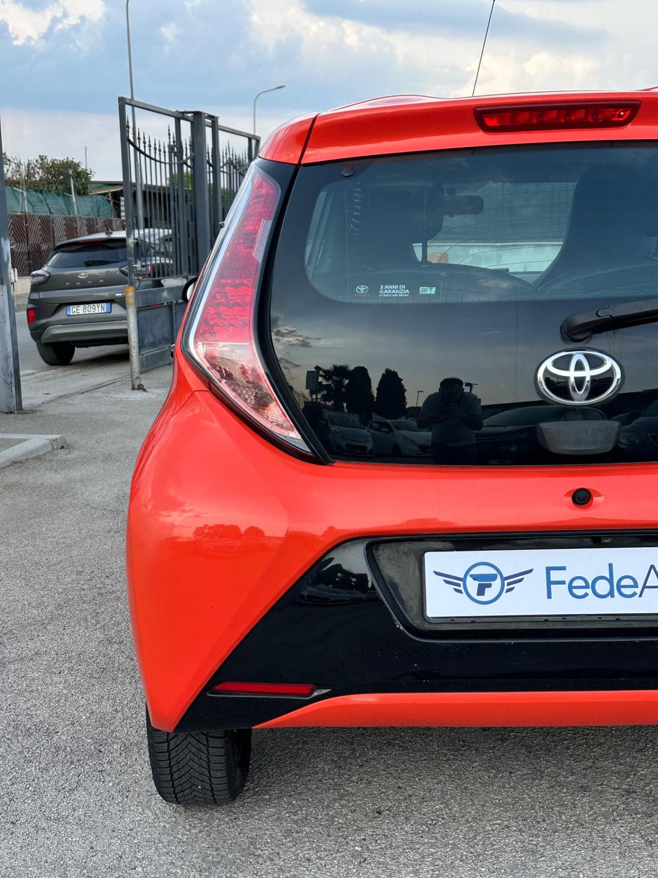 Toyota Aygo 1.0 VVT-i 69 CV 5 porte x-pure MMT 2016