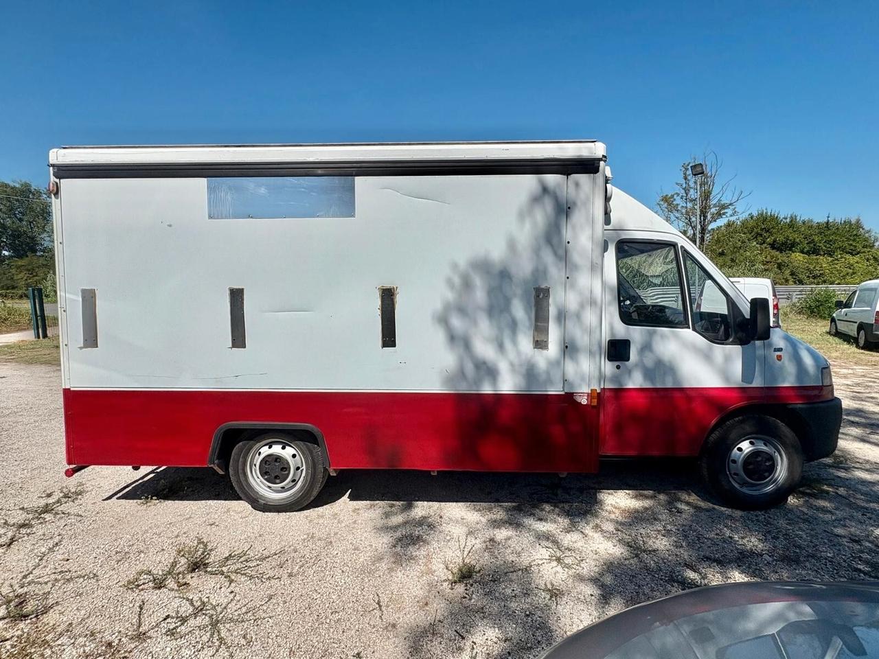 FIAT DUCATO FOOD-TRUCK Diesel 2500 CV 84 Km 195.800 certificati