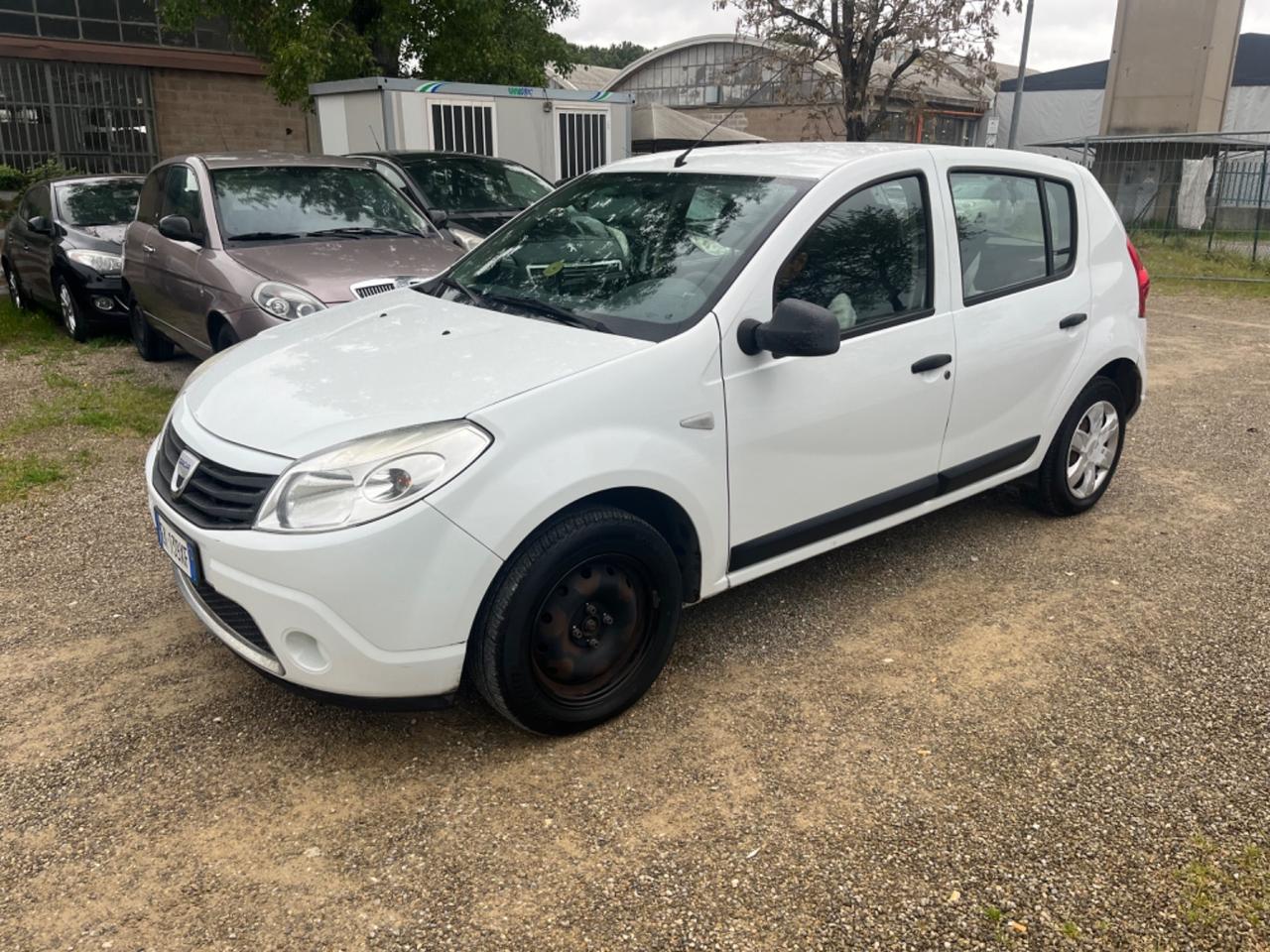 Dacia Sandero 1.2 16V Lauréate 2011 121.000 KM
