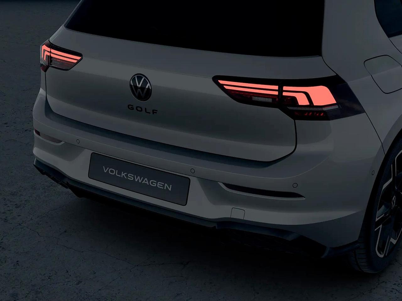 Volkswagen Golf 1.5 etsi r-line plus 150cv dsg