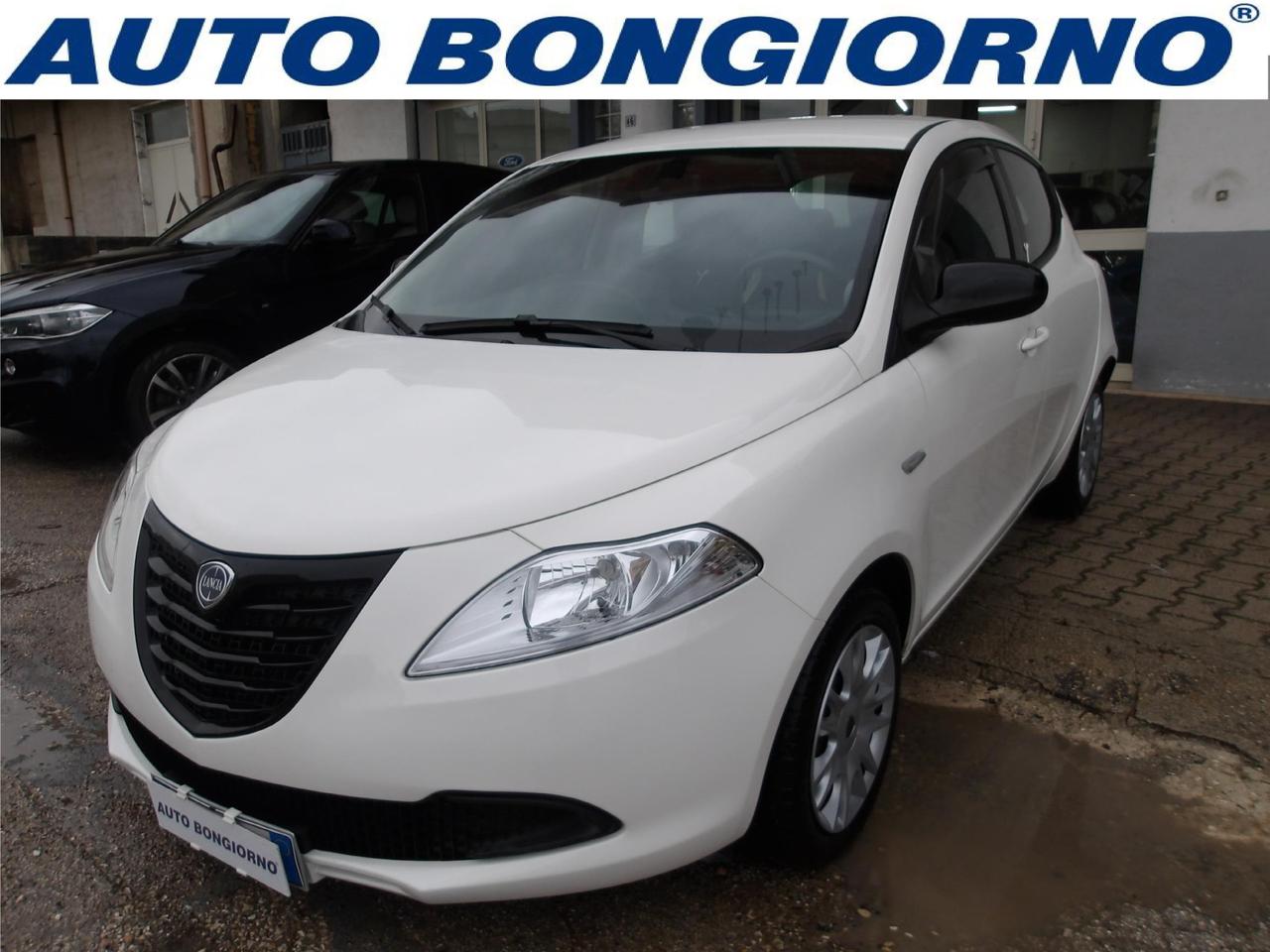 Lancia Ypsilon 5 Porte Ypsilon 1.2 8v Silver c/clima 69cv