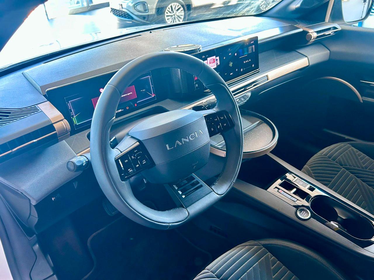 Lancia Ypsilon 1.2 mhev Edizione Cassina e-dct