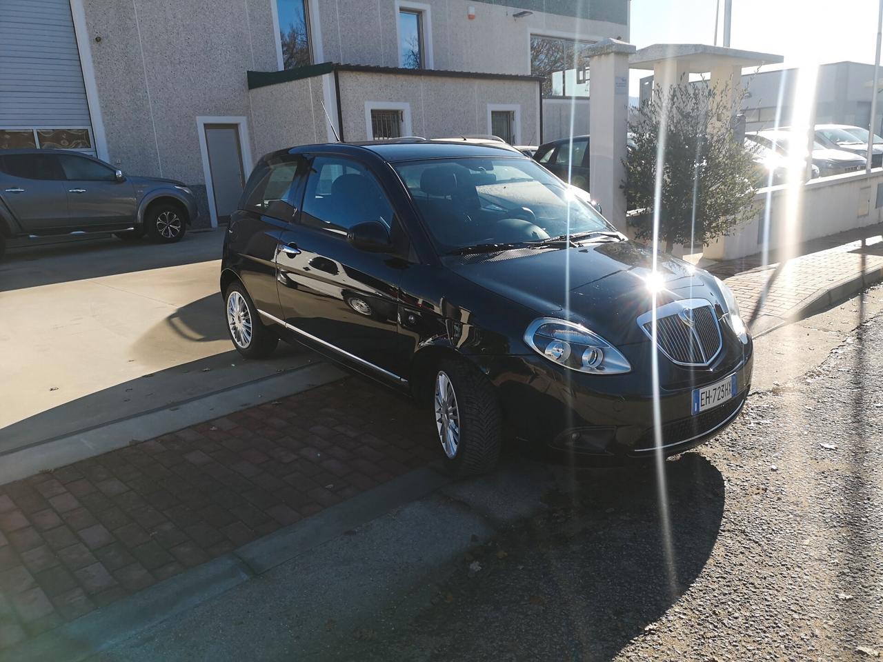 Lancia Ypsilon 1.3 MJT 75 CV Elle