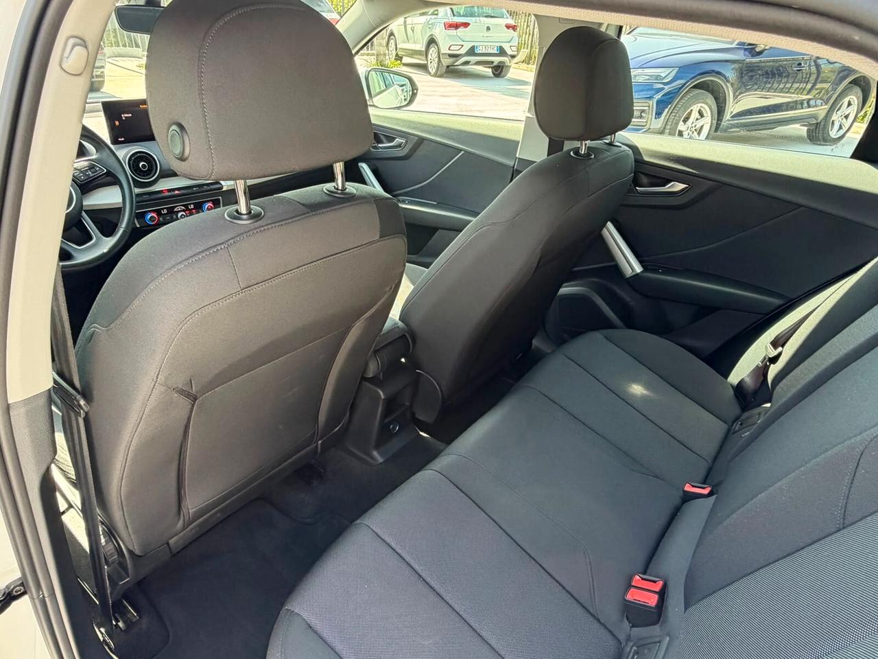 Audi Q2 30 TFSI Business