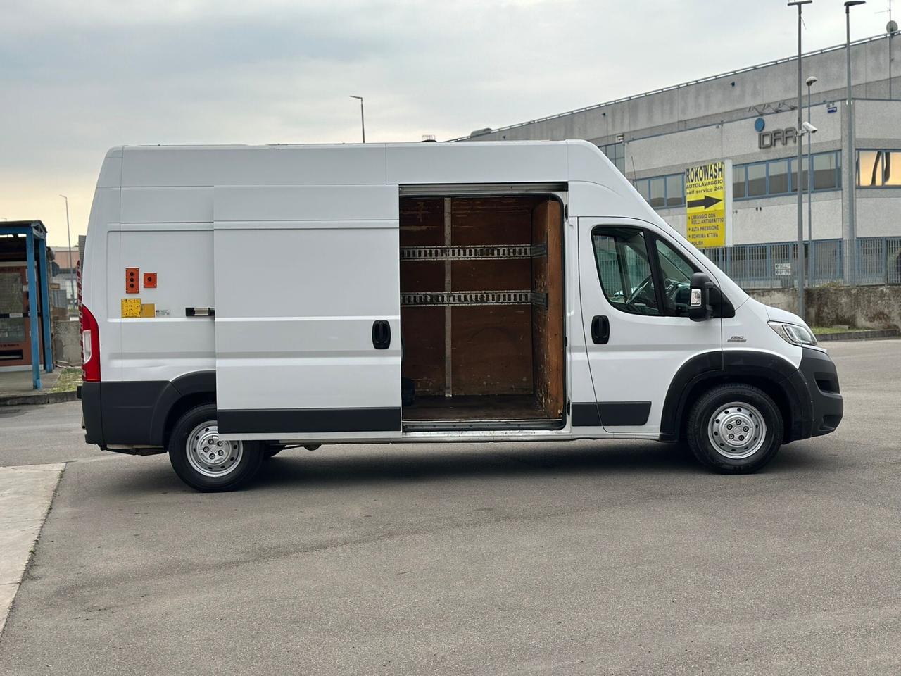 Fiat ducato con pedana caricatrice