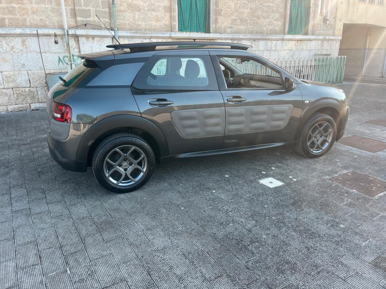 Citroen C4 Cactus 1.6 HDI CV 100 Shine UsatoGarantito