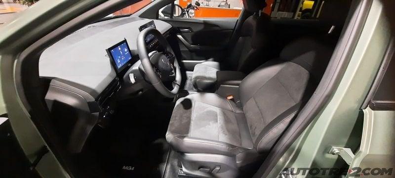 MG MG4 NUOVA MG4 E Standard 49 KWh TUA DA € 20200!! DETAX