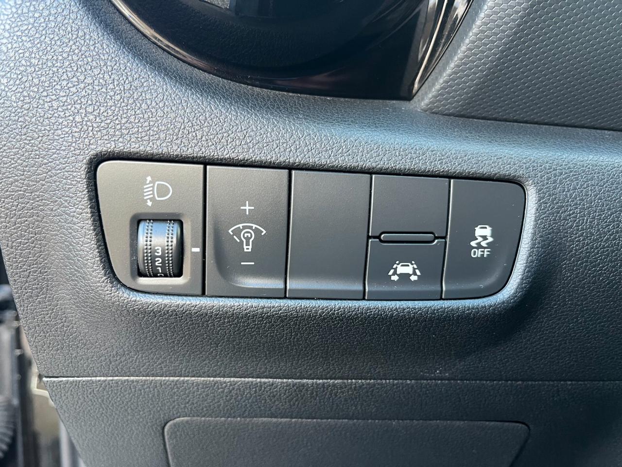 Hyundai Kona 1.6 CRDI 136 CV AUTOMATICO KM CERTIFICATI 2021