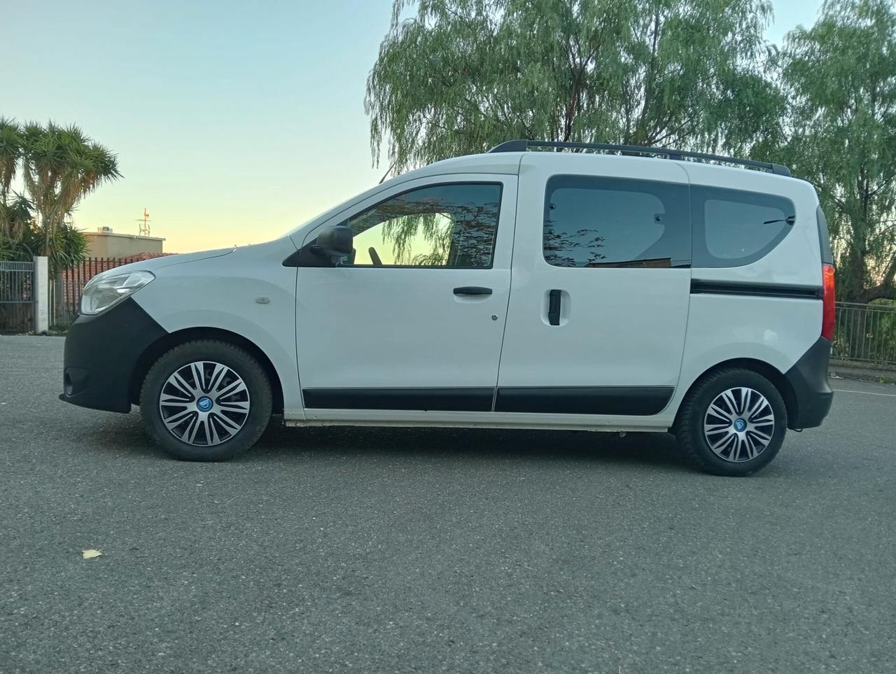 Dacia Dokker Pianale ribassato con rampa disabili in carrozzina