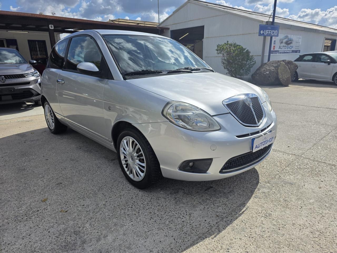 Lancia Ypsilon 1.2 Argento