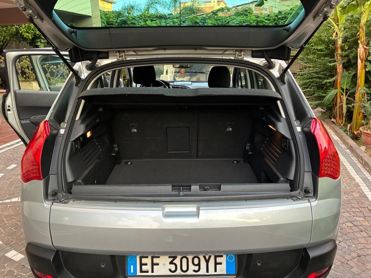 Peugeot 3008 1.6 HDi 112CV cambio robotizzato Business