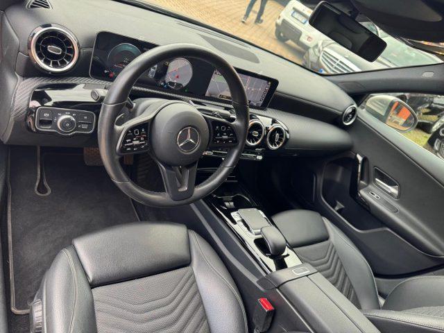 MERCEDES-BENZ A 180 Automatic Sport