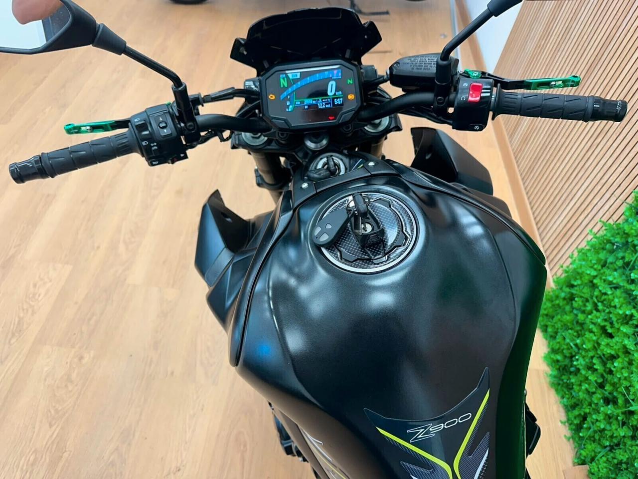 KAWASAKI Z900 Z 900 - 2021 AKRAPOVIC DA 129€ AL MESE