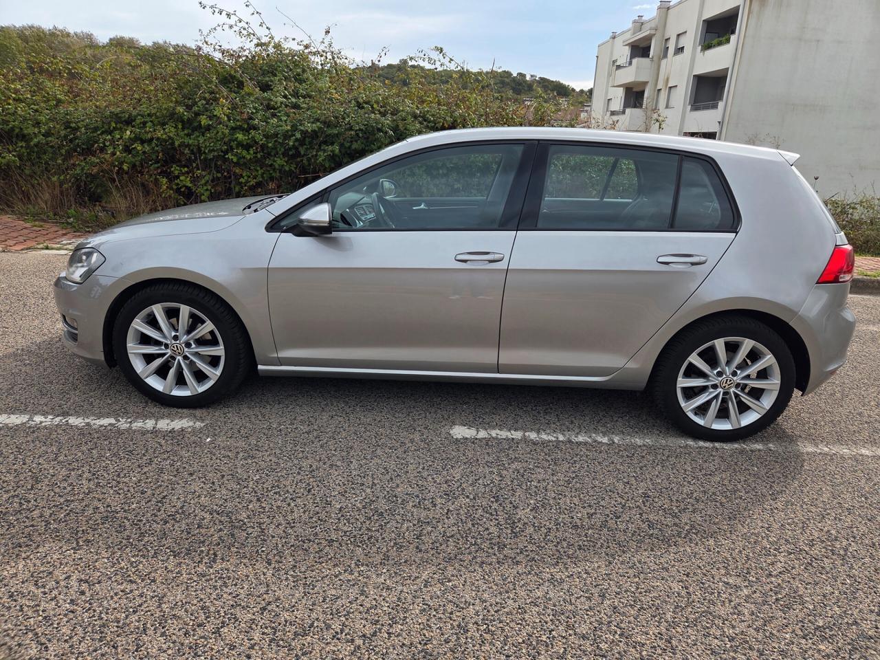 Volkswagen Golf 1.6 TDI 5p. Highline BlueMotion Technology 2013