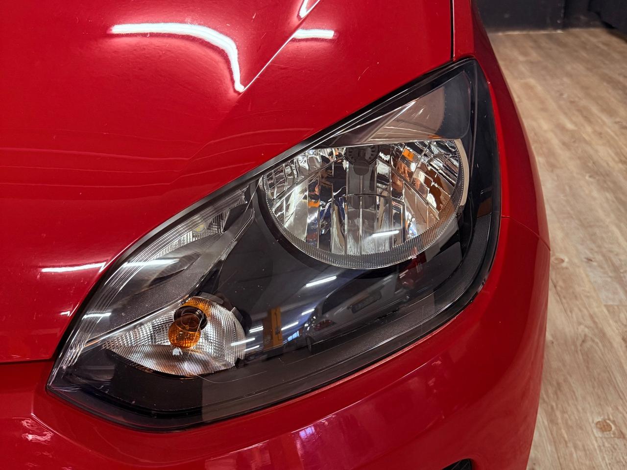 STUPENDA VOLKSWAGEN UP ADATTA A NEOPATENTATI UNICO PROPRIETARIO