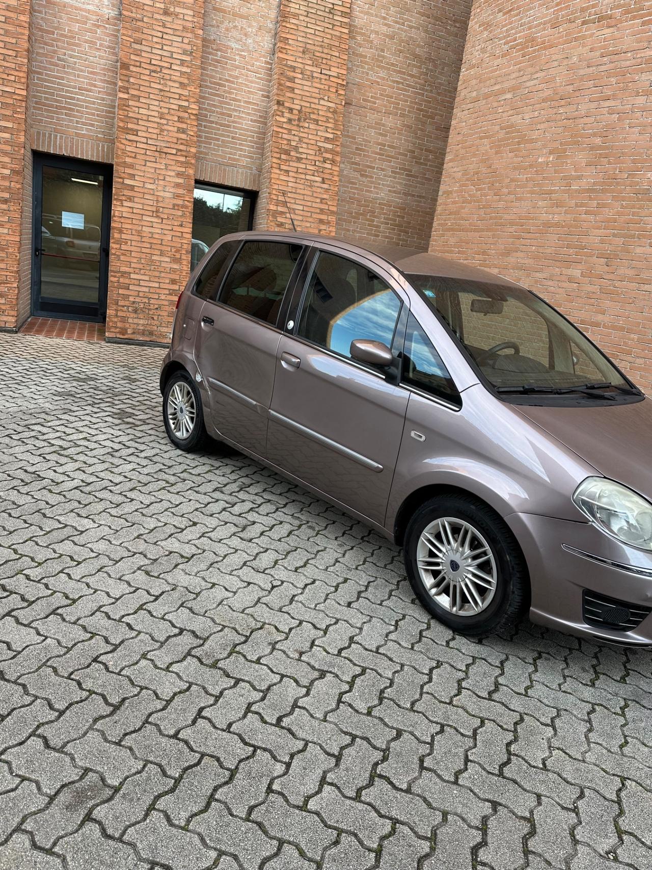 Lancia MUSA 1.4 Argento Ecochic GPL