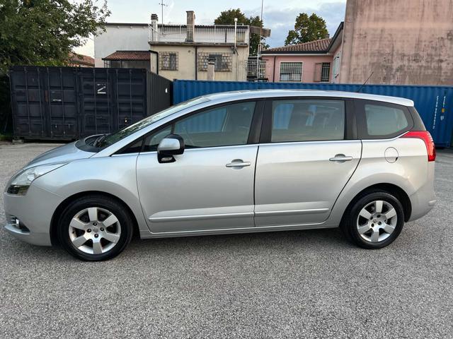 PEUGEOT 5008 7posti 1.6 HDi 112CV senza nessun lavoro da fare