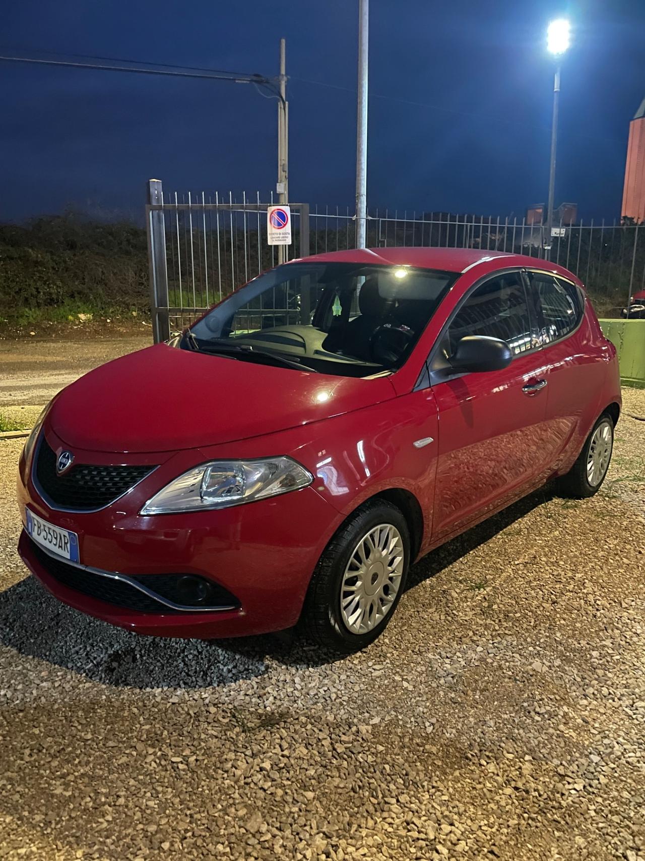 Lancia Ypsilon Platinum