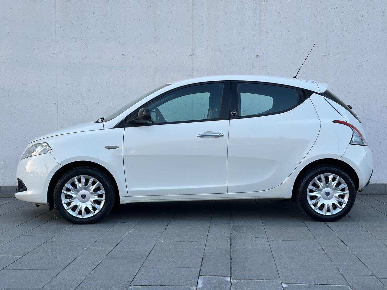 Lancia Ypsilon 1.2 GPL Ecochic Neopatentati