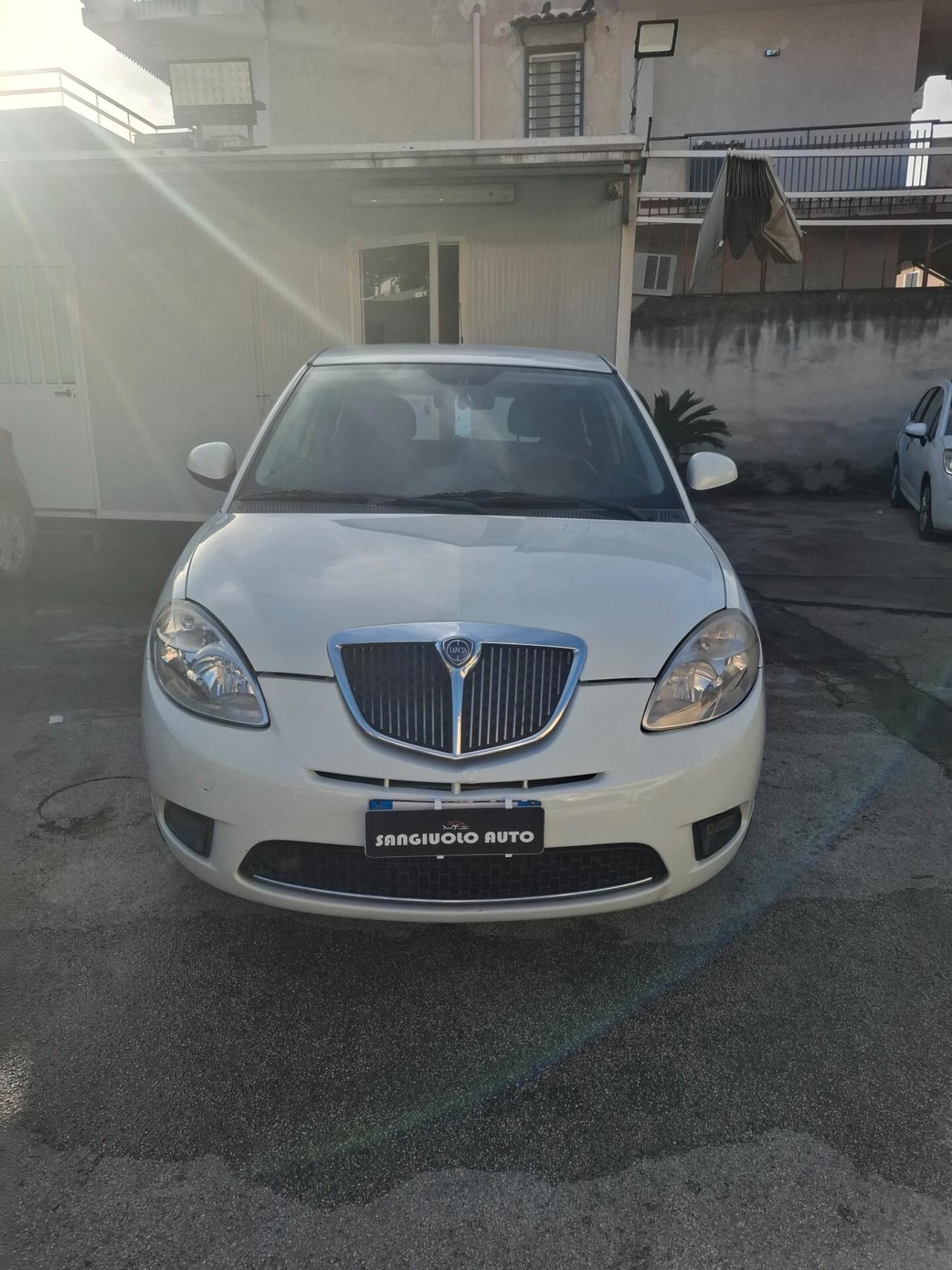 Lancia Ypsilon 1.3 MJT 75 CV Diva