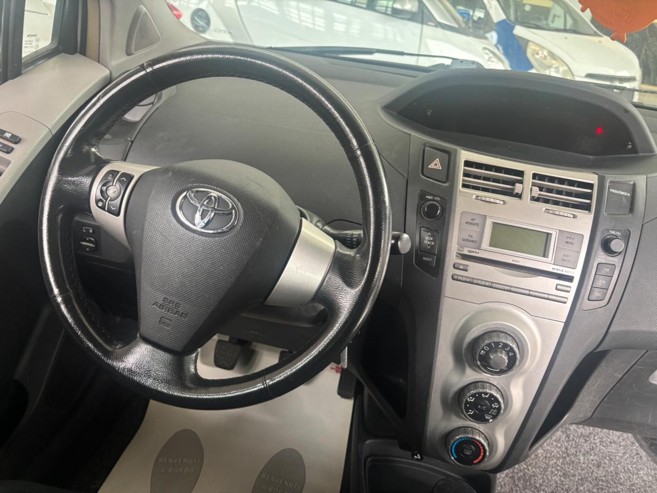 Toyota Yaris 1.0 5 porte Sol