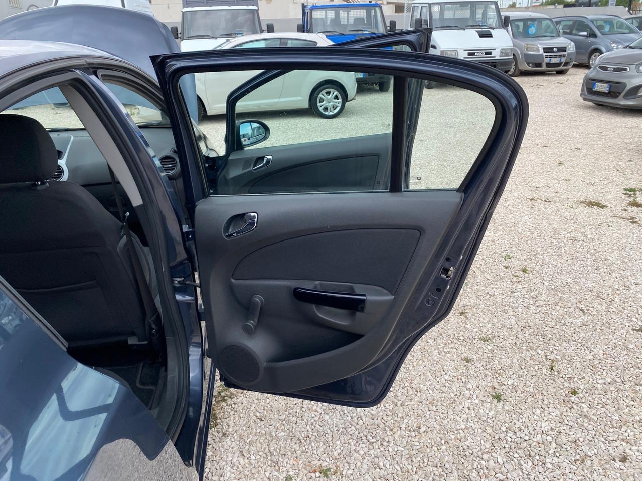 Opel Corsa 1.2 5 porte Cosmo