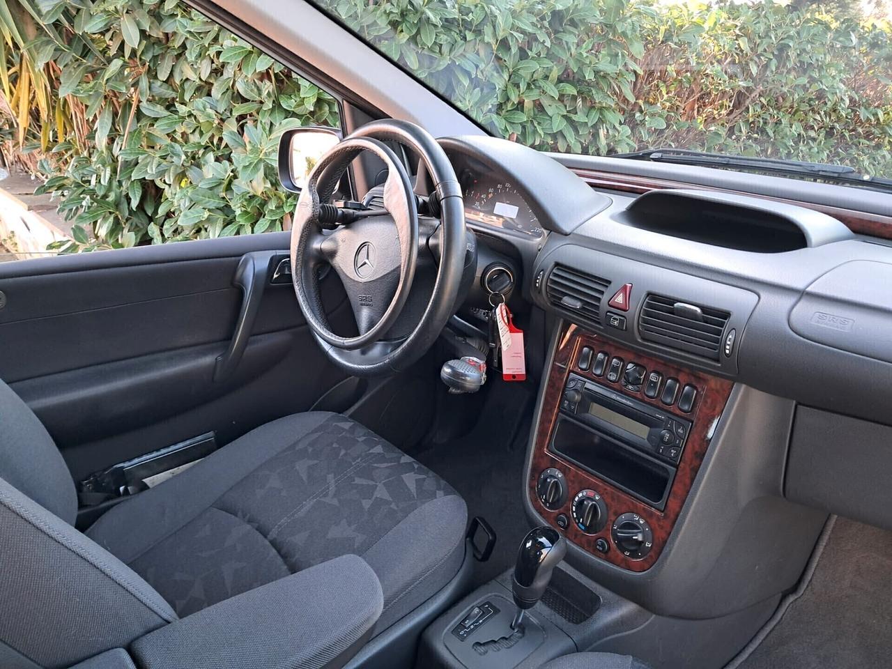 Mercedes Vaneo 1.7 CDI TAGLIANDI MERCEDES AUSILI GUIDA DISABILI PEDANA