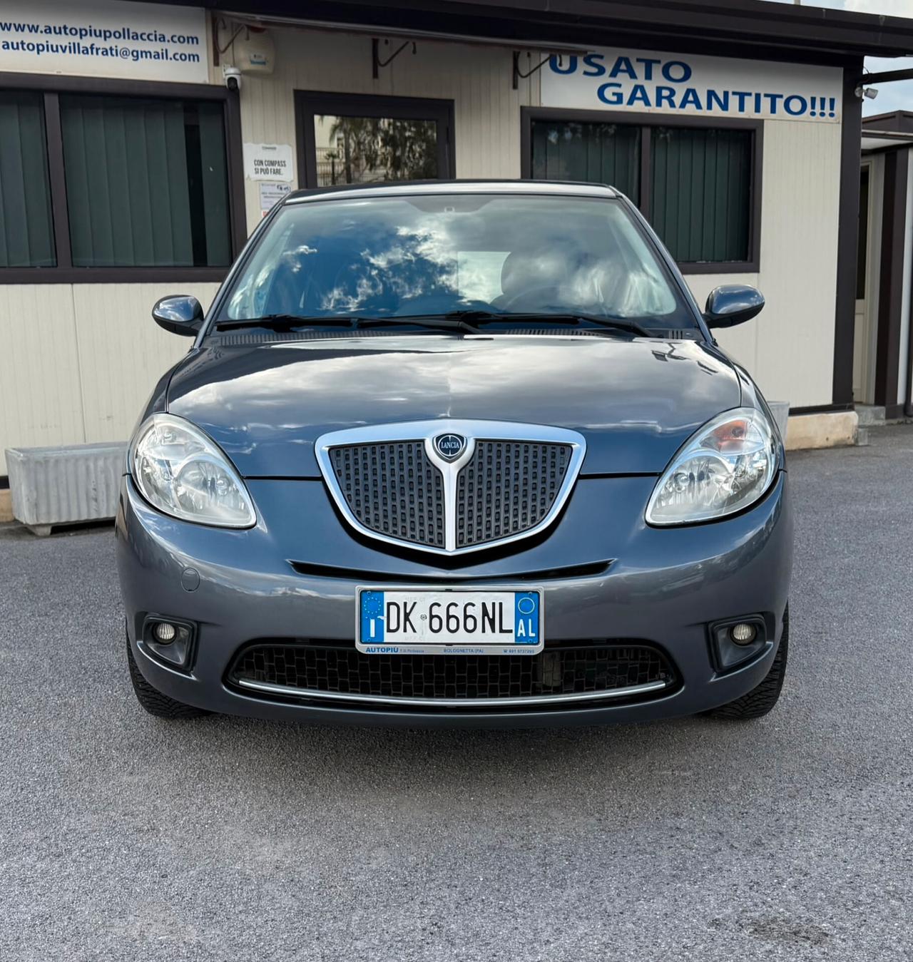 Lancia Ypsilon 1.3 MJT 75 CV Argento