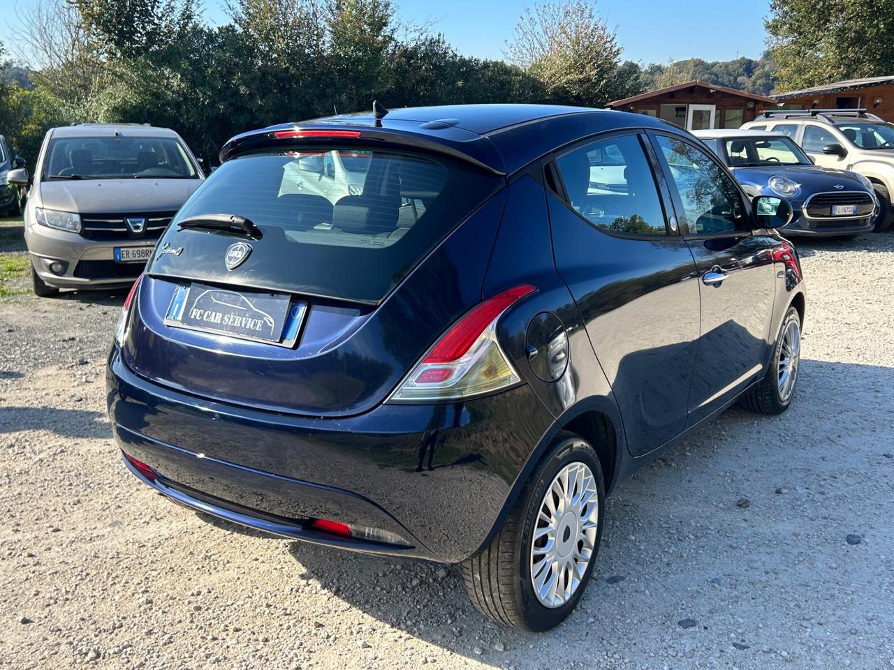 Lancia Ypsilon 1.2 69 CV 5 porte GPL Ecochic Silver neopatentati