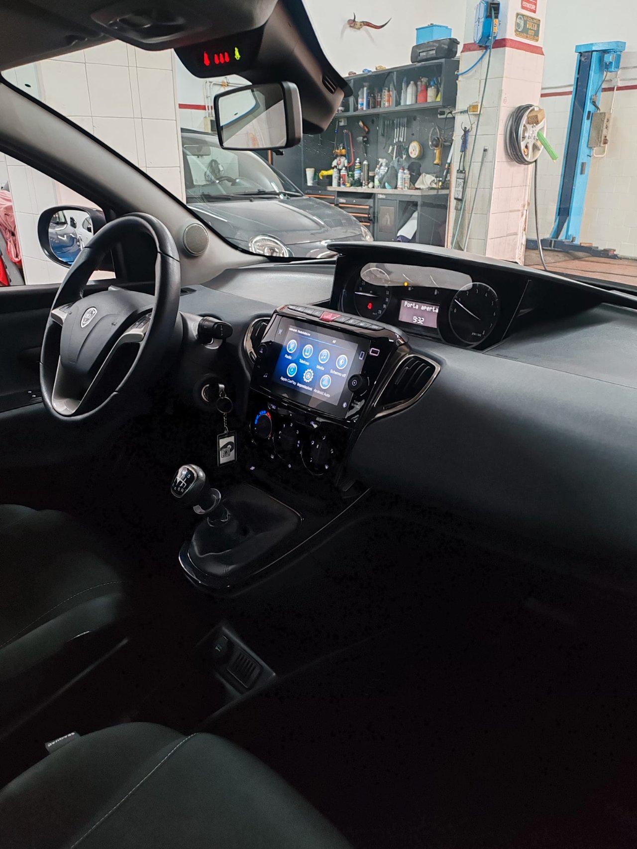 Lancia Ypsilon 1.0 Hybrid Gold 70cv 5pt CARPLAY
