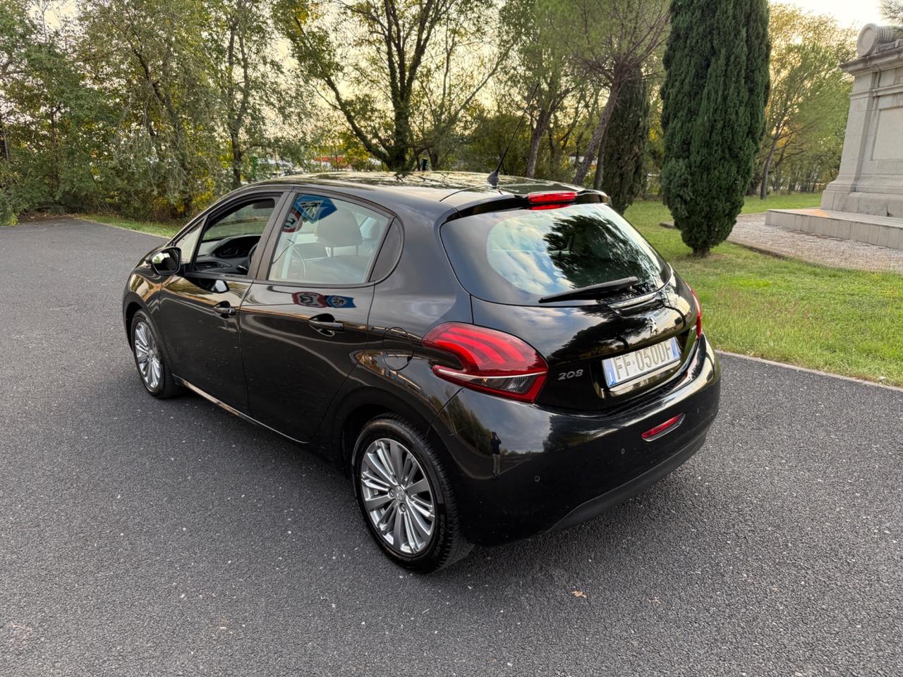 Peugeot 208 PureTech 82 3 porte Allure