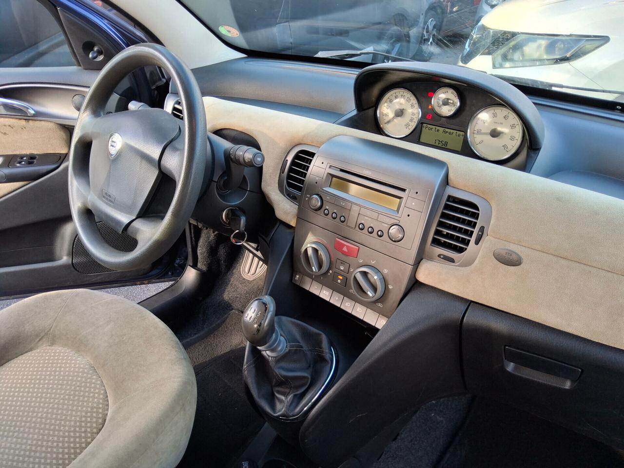 Lancia Ypsilon 1.2 Argento ((TUTTO INCLUSO))