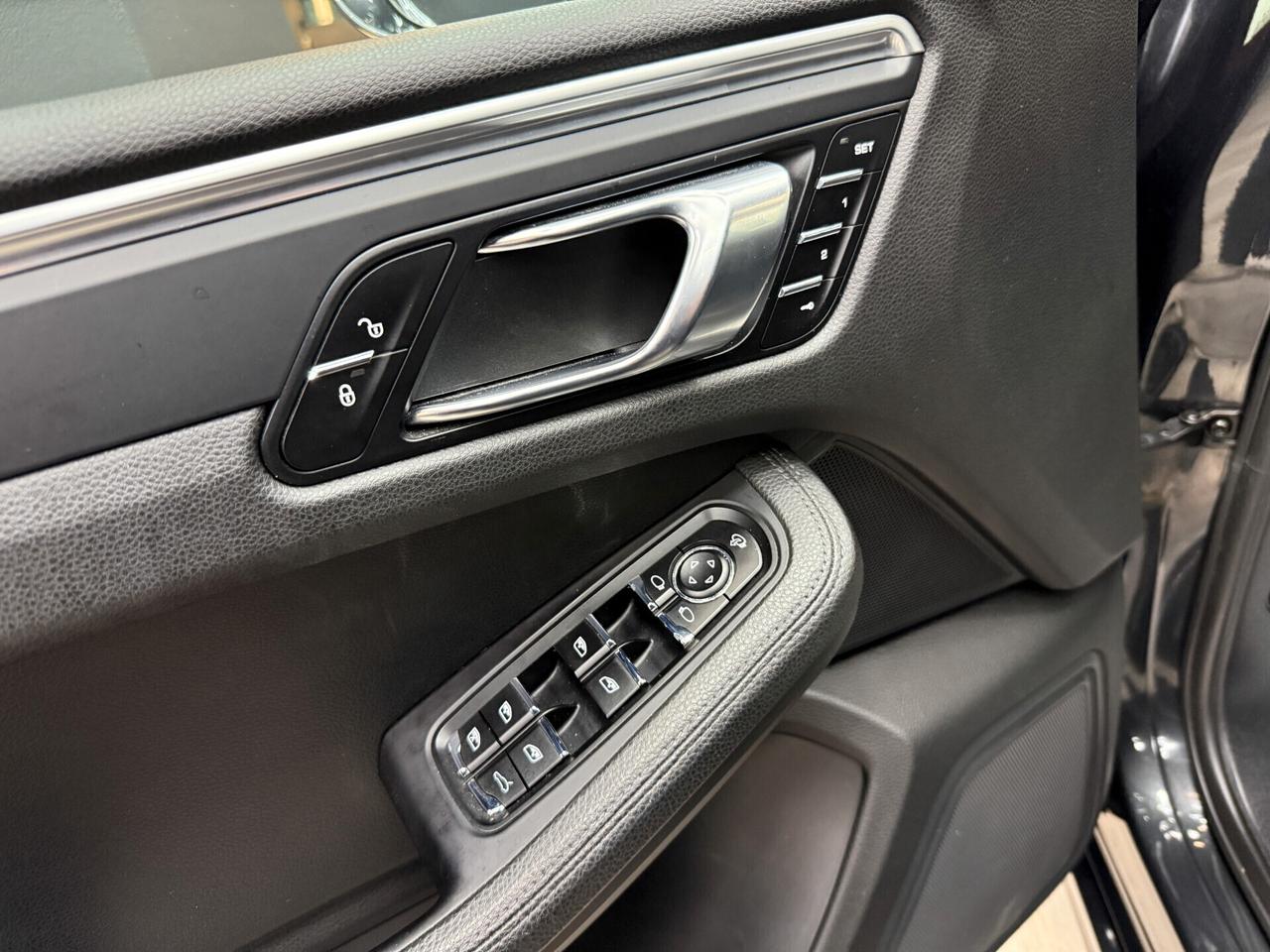 Porsche Macan 2.0 252CV PDK Tetto Panoramico