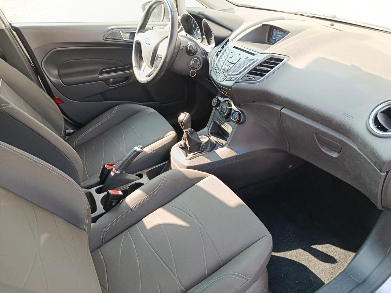 Ford Fiesta 1.5 TDCi 75CV 5 porte Business DOPPIO TRENO PNEUMATICI CON CERCHI