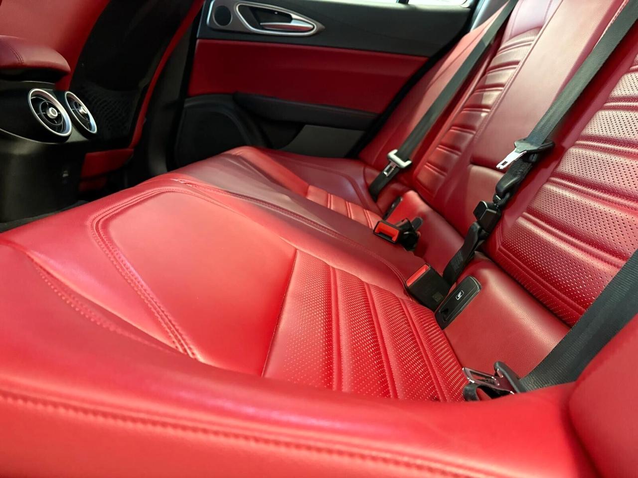 Alfa Romeo Giulia VELOCE 2.2 Turbodiesel AT8 AWD Q4