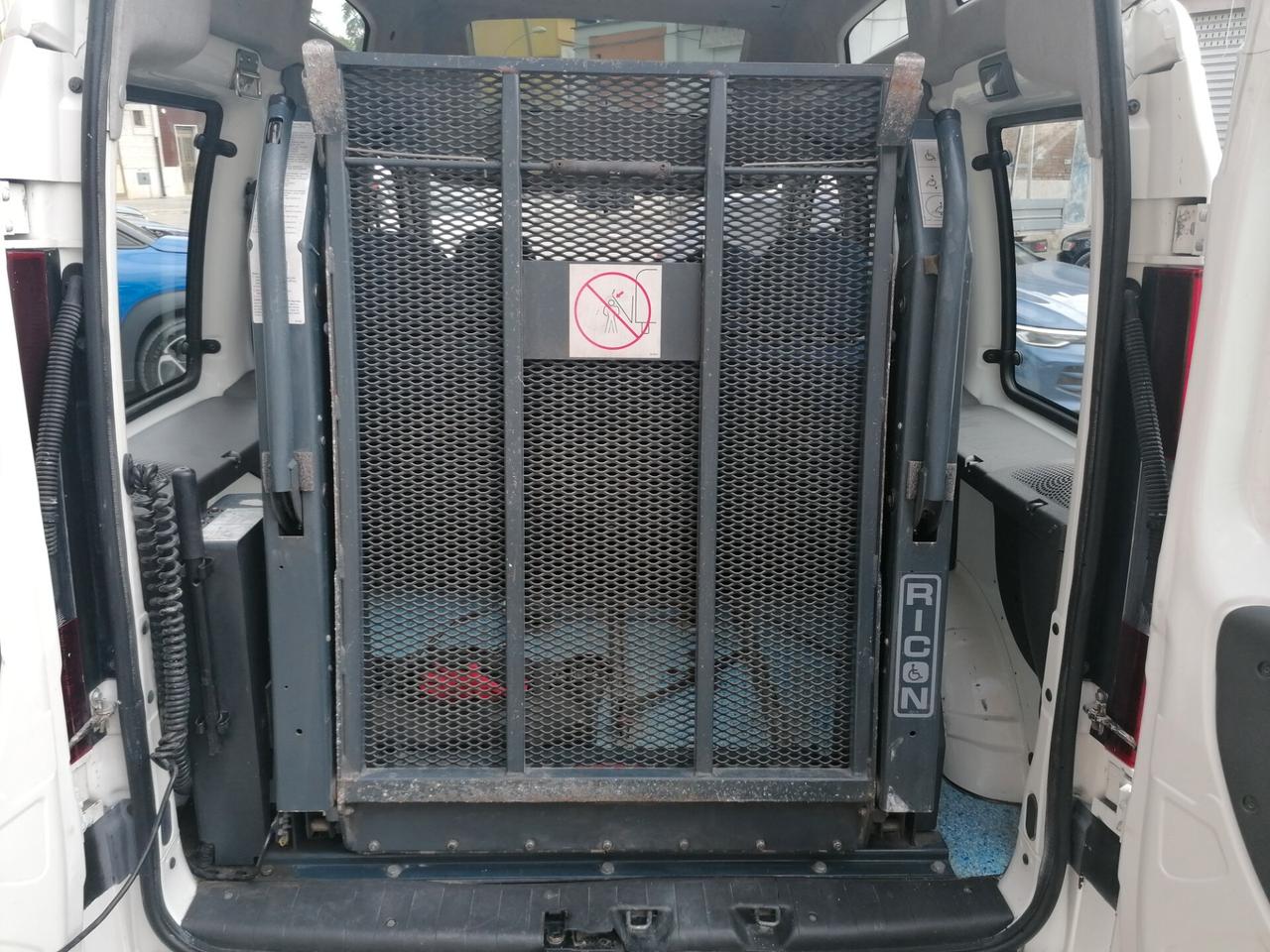 Fiat Doblo 1.9 JTD TRASPORTO DISABILI