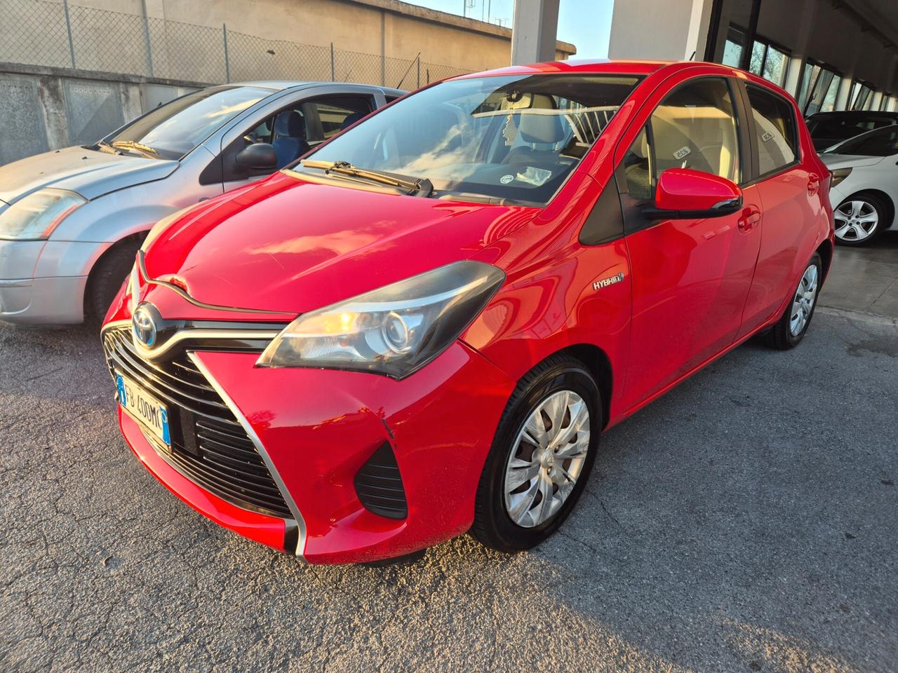 Toyota Yaris 1.5 Hybrid 5 porte Cool POCHISSIMI KM !!!!!!!!!!