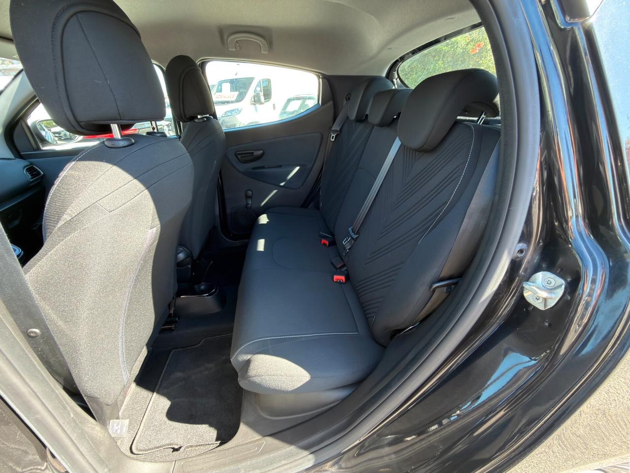 Lancia Ypsilon 1.0 FireFly 5 porte S&S Hybrid Gold