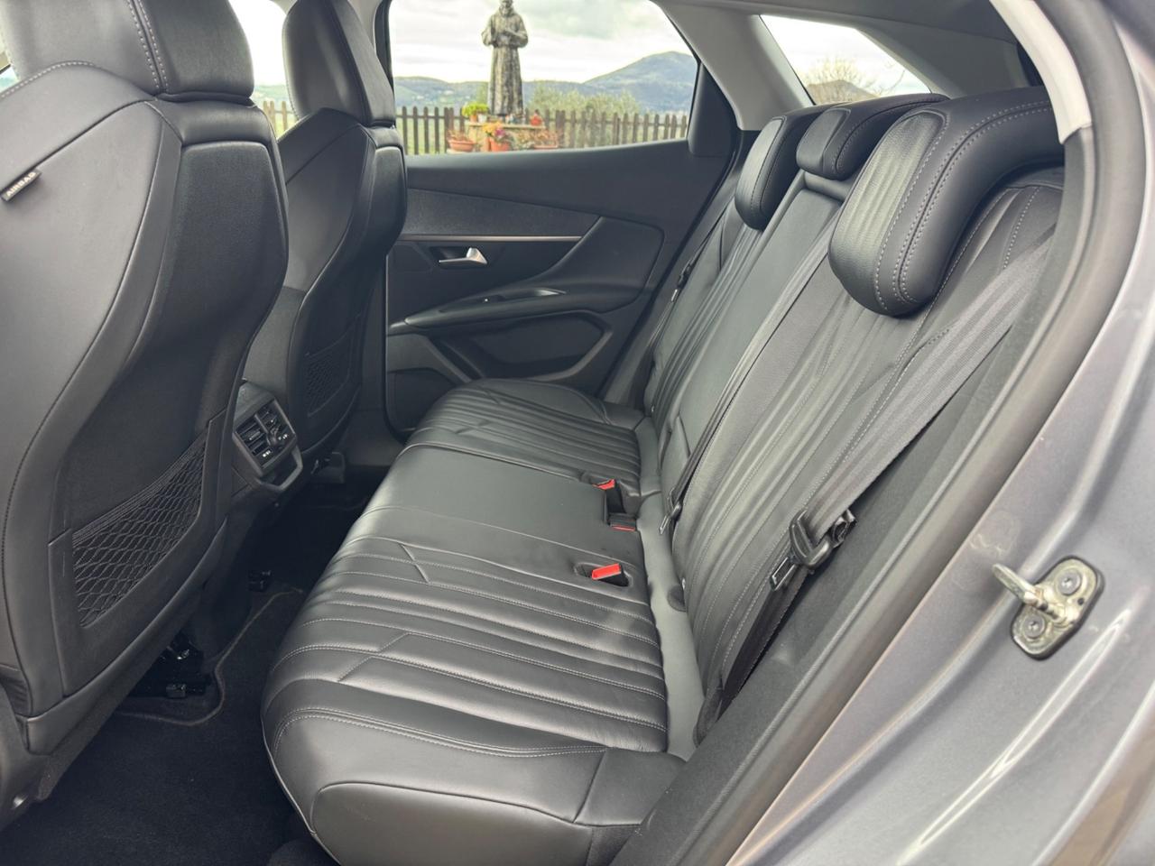 Peugeot 3008 BlueHDi 130 S&S EAT8 Allure