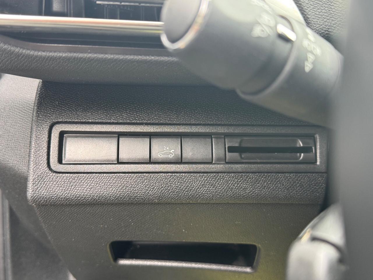 Peugeot 3008 HDi 130 EAT8 Allure Retroc led Iva